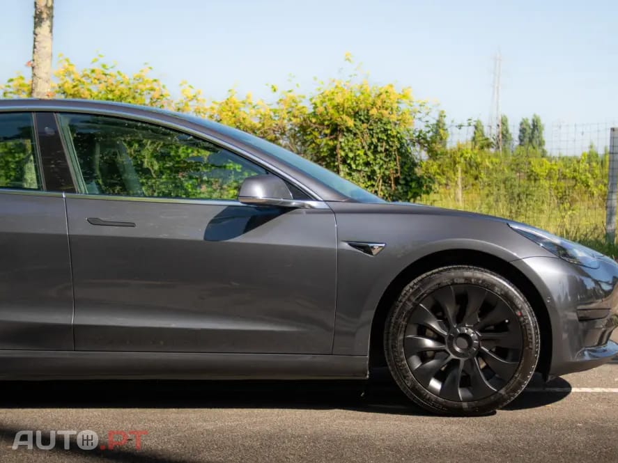 Tesla Model 3 Standard Range Plus RWD