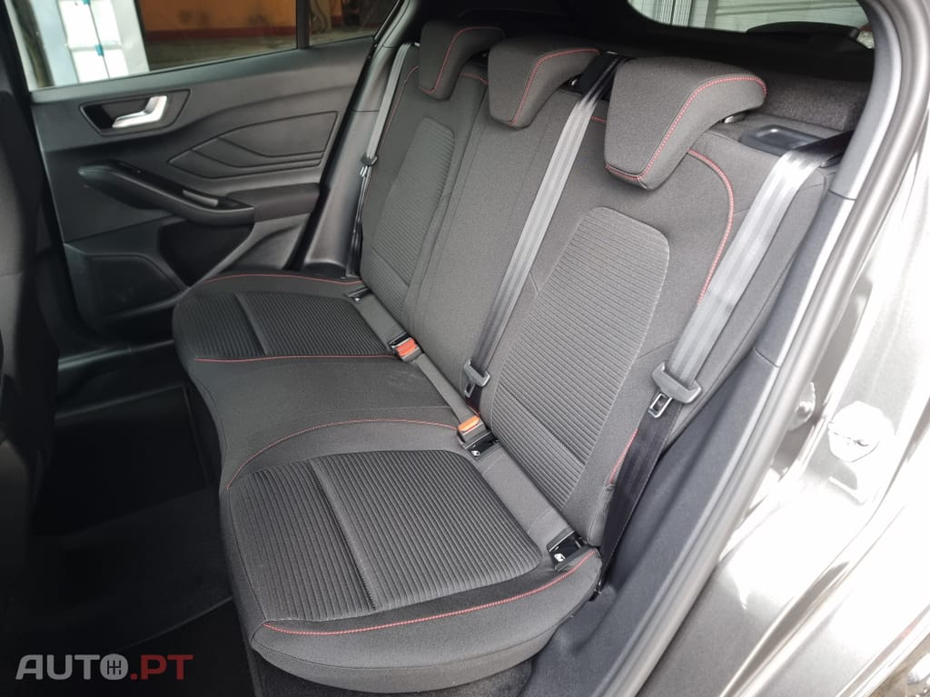 Ford Focus 1.0 EcoBoost MHEV ST-Line