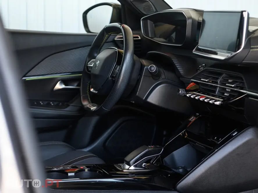 Peugeot E-2008 50 kWh GT Pack