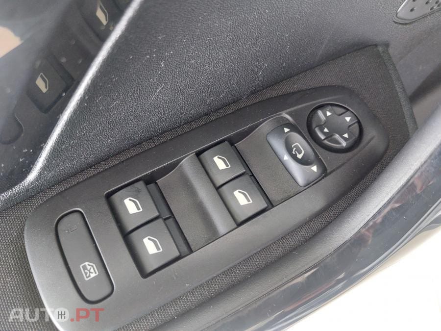 Peugeot 2008 1.5 BlueHDi Signature