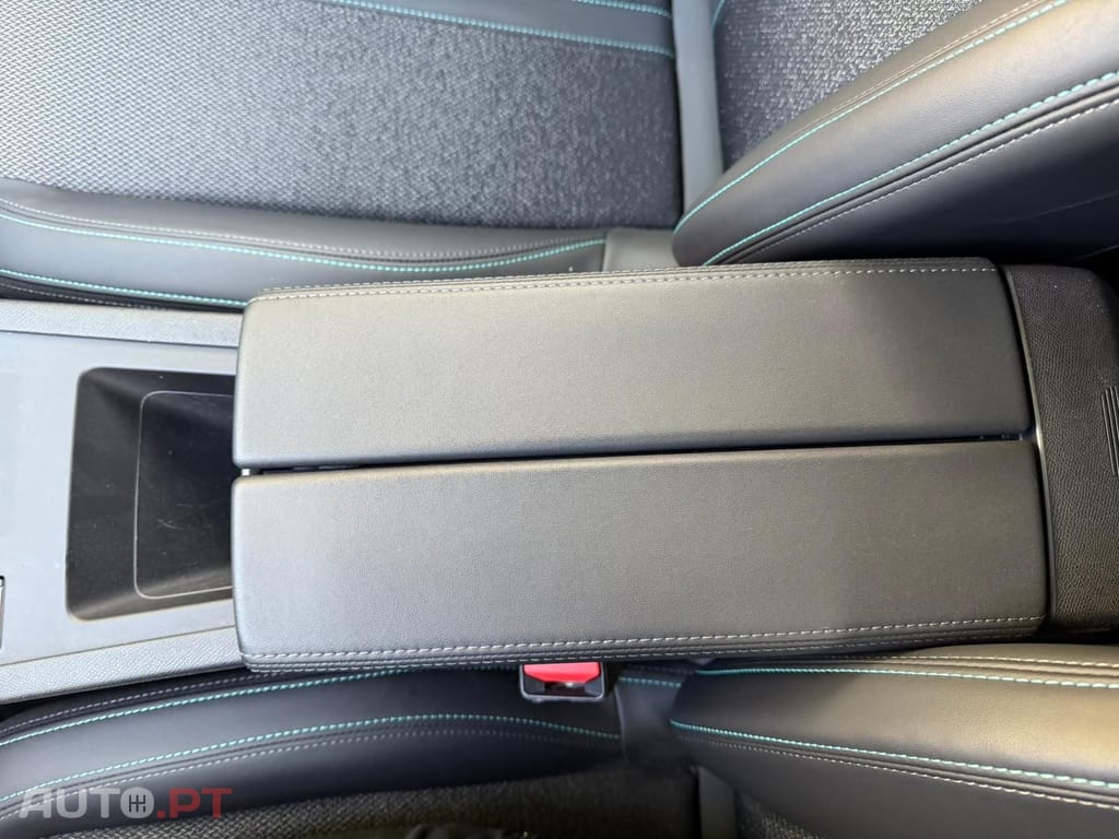 Peugeot 408 MHEV Allure