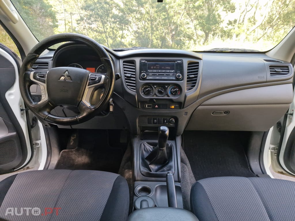 Mitsubishi L200 2.3 DI-D CD Invite 2WD