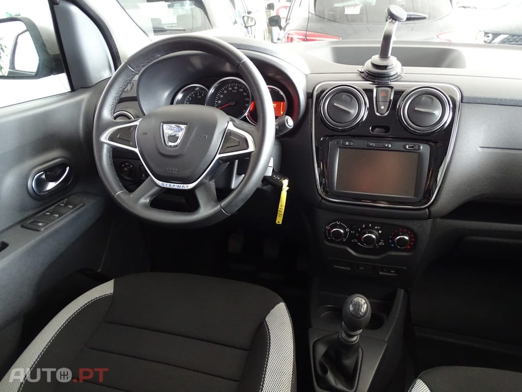 Dacia Lodgy 1.5 Blue dCi Stepway 7L