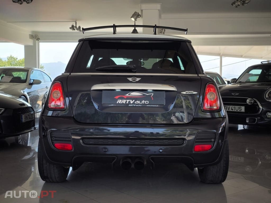 MINI Cooper John Cooper Works