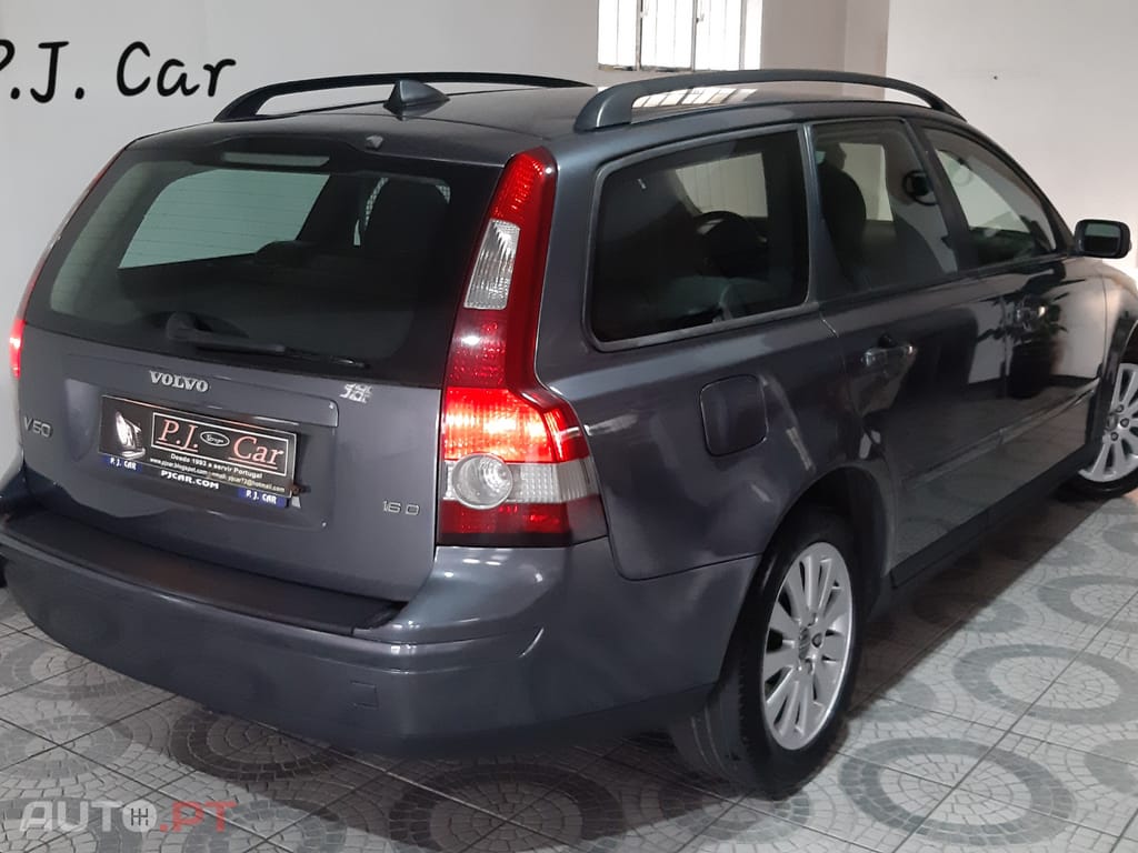 Volvo V50 Momentum 1.6 D 110 CV