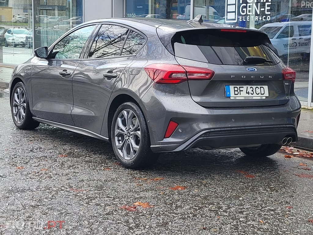 Ford Focus 1.0 EcoBoost MHEV ST-Line X