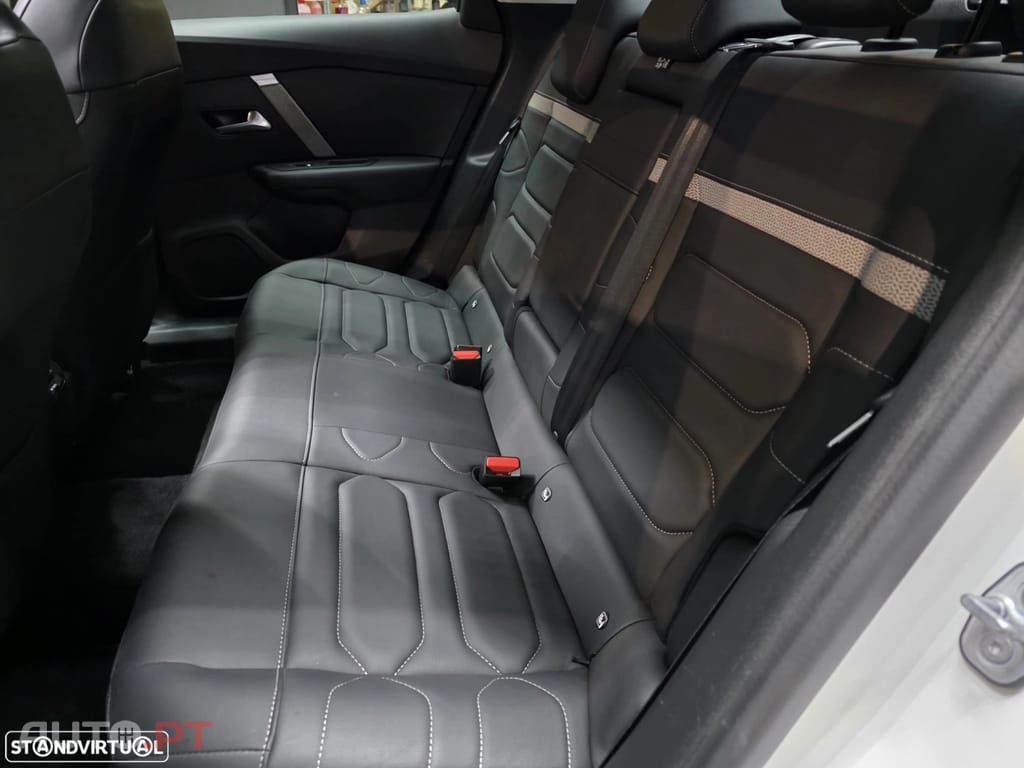 Citroen e-C4 X Shine Pack