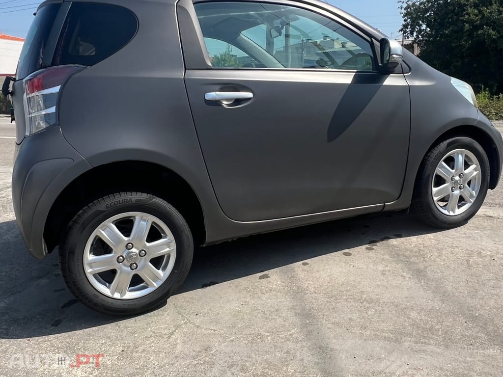 Toyota iQ 1.0 VVT-i