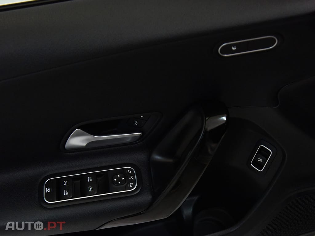 Mercedes-Benz A 180 D AUTO. SEDAN