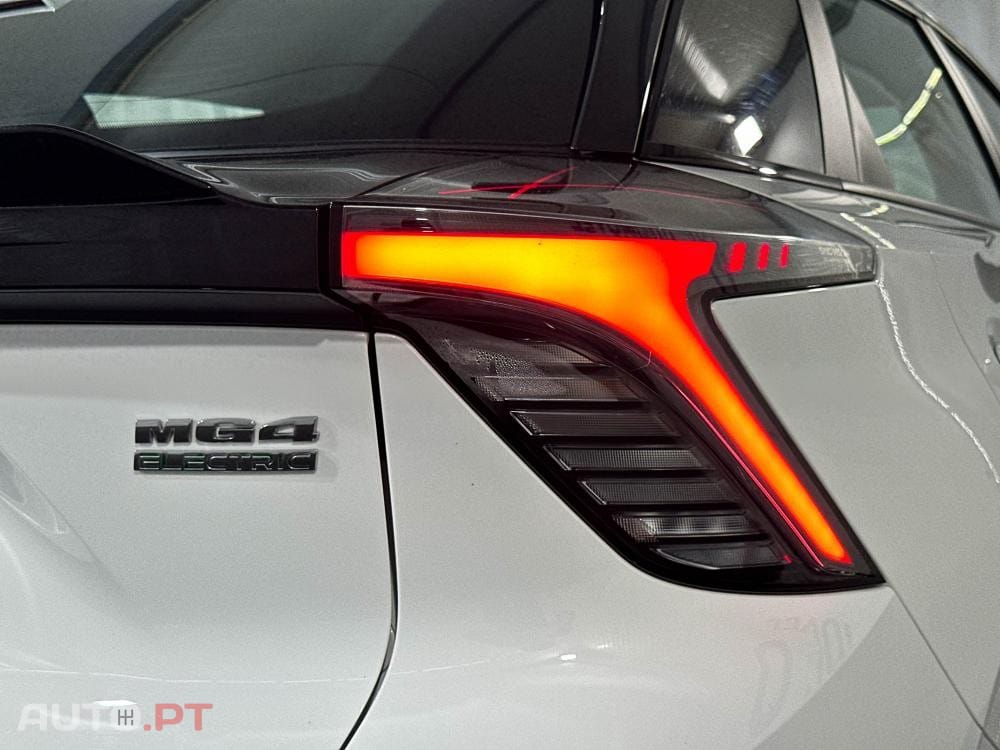 MG MG4 51 kWh Standard