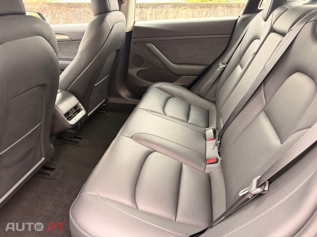 Tesla Model 3 Standard Range Plus RWD