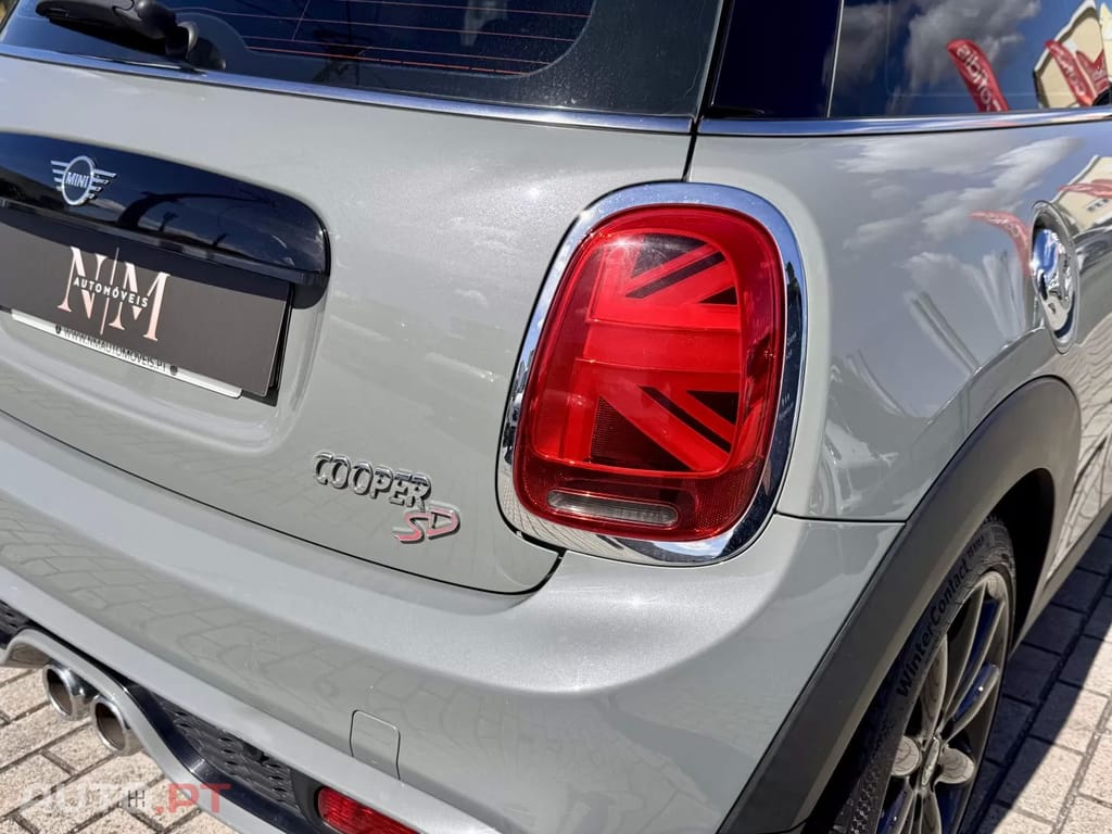 MINI Cooper Cooper SD Auto