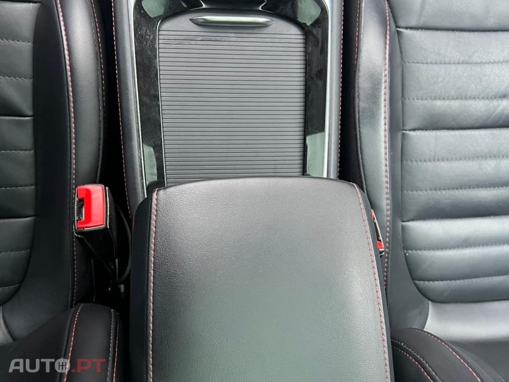 MG EHS PHEV Hybrid Luxury