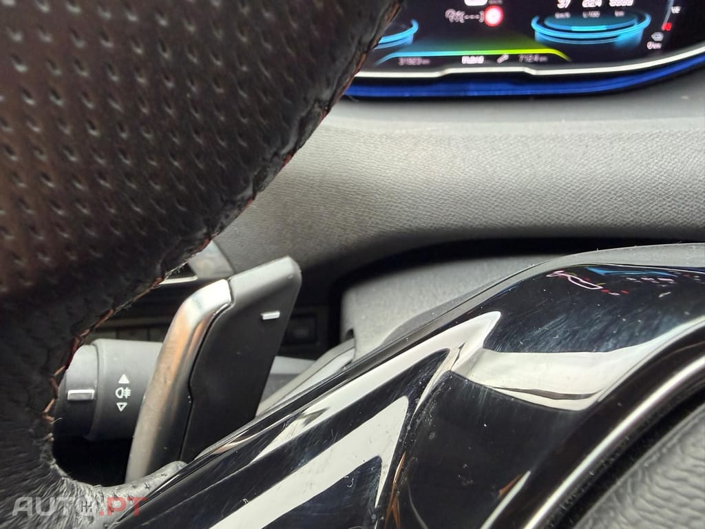 Peugeot 3008 1.2 Puretech EAT8 