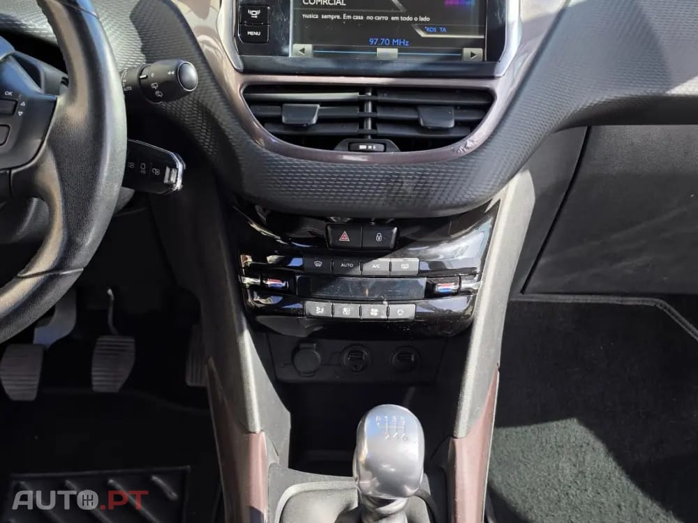 Peugeot 2008 1.6 e-HDi Allure