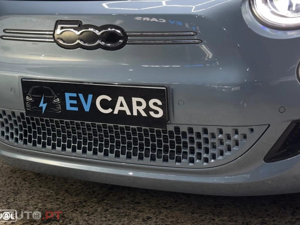 Fiat 500e La Prima