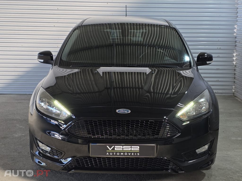 Ford Focus SW 1.5 TDCi EcoBlue ST-Line