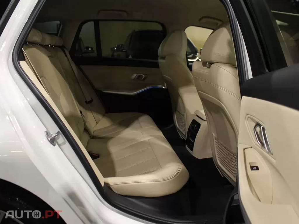 BMW 330 e Line Sport Auto