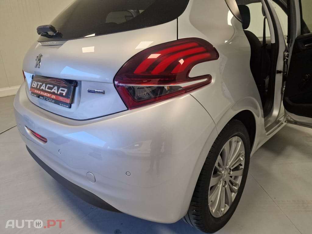 Peugeot 208 1.2 STYLE
