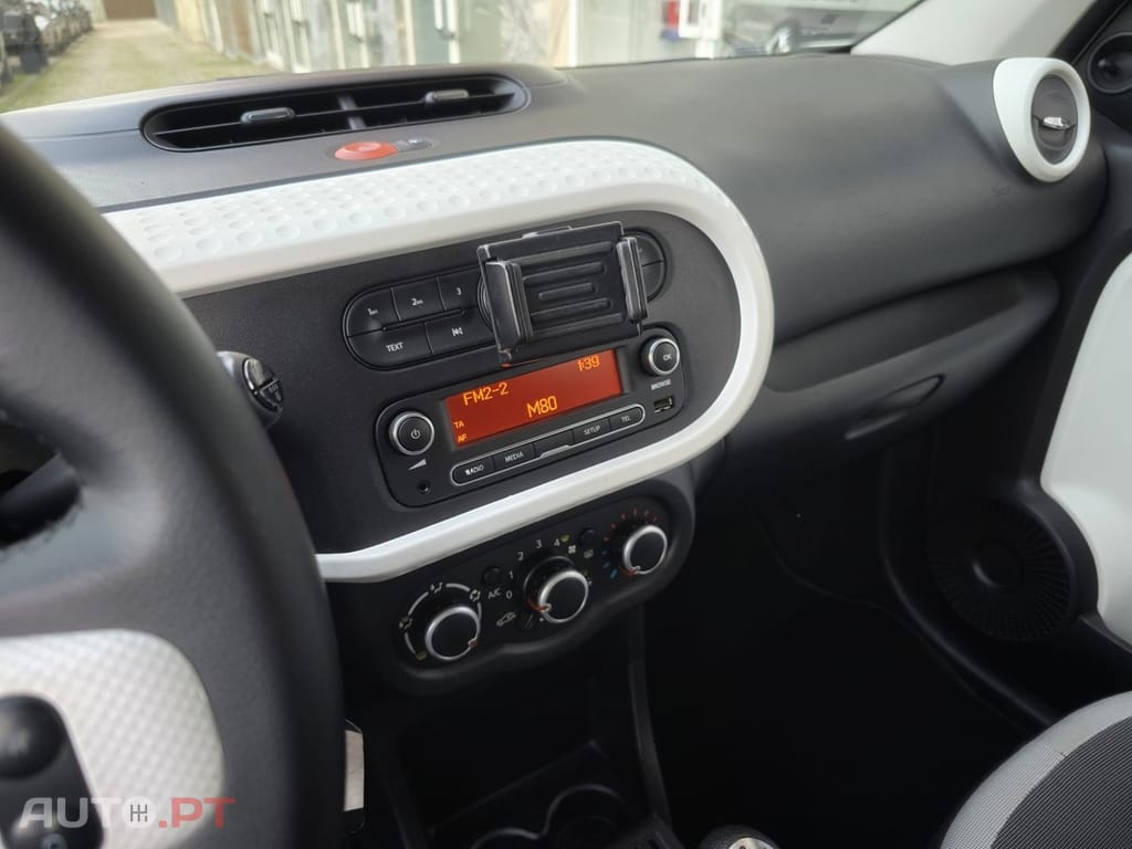 Renault Twingo SCe 70 S&S Cosmic