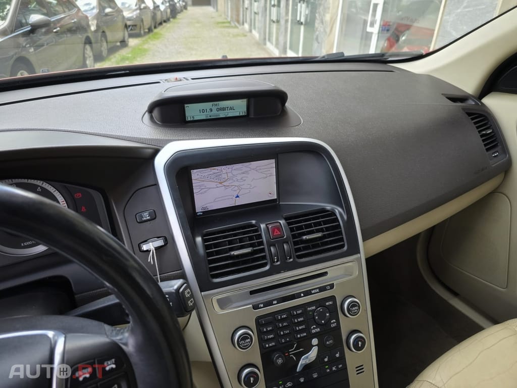 Volvo XC60 2.4 D Momentum Geartronic