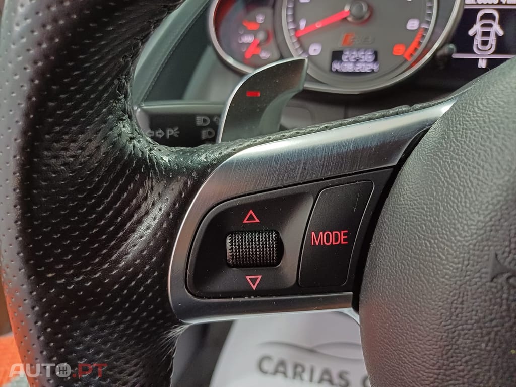 Audi R8 4.2 V8 quattro R tronic