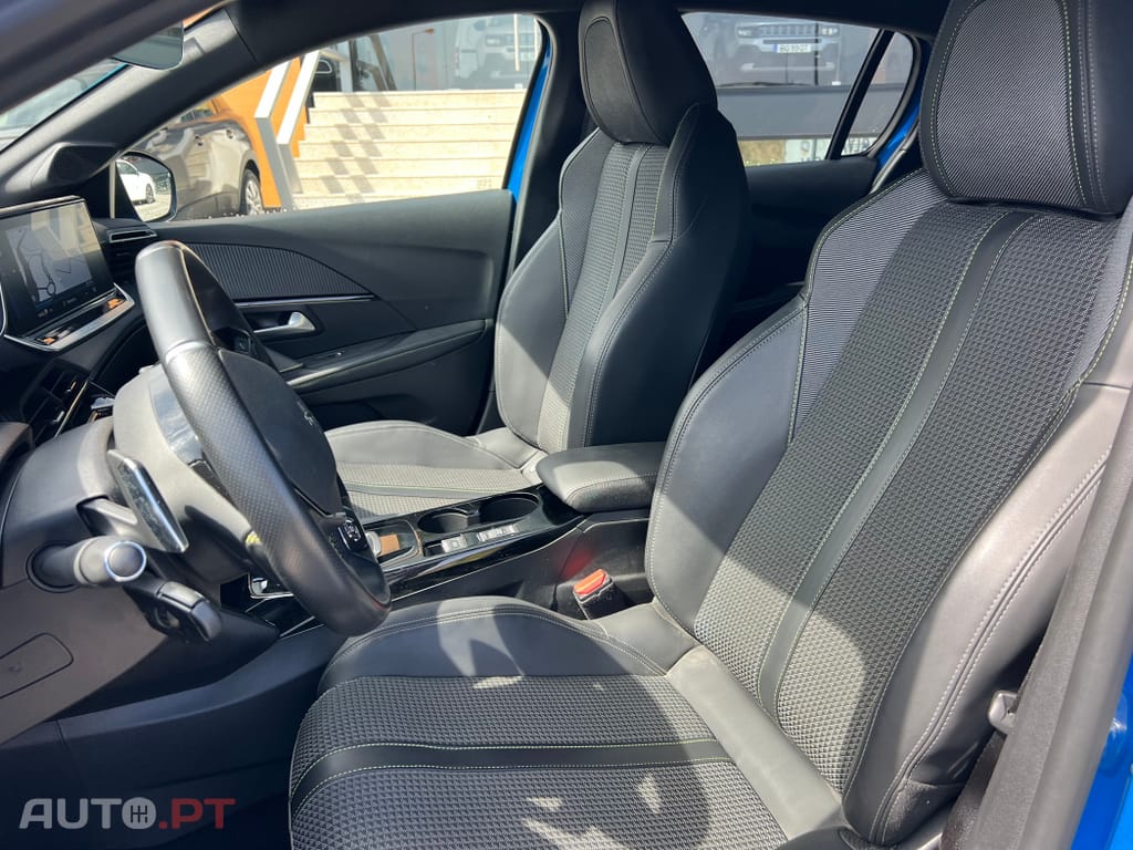 Peugeot 208 1.2 PureTech GT Line EAT8