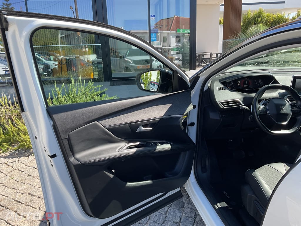 Peugeot 3008 1.5 BlueHDi Allure Pack EAT8