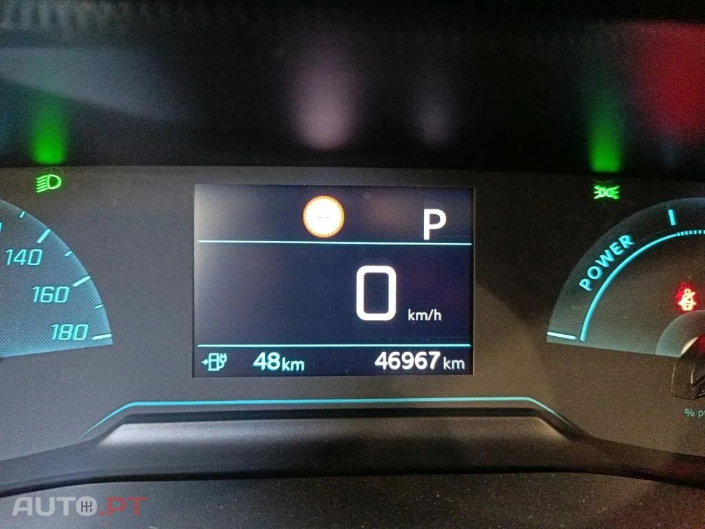 Peugeot E-2008 50 kWh Active Pack