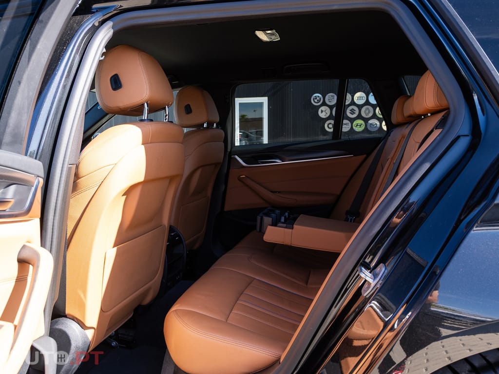 BMW 530 e Pack Desportivo M