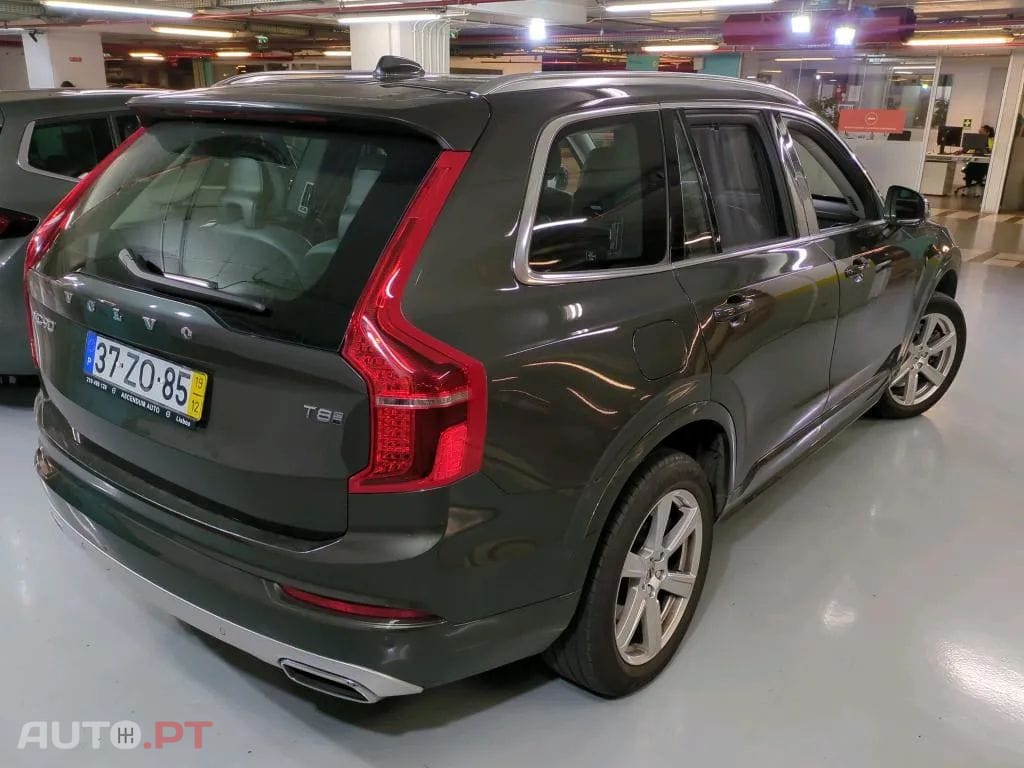 Volvo XC90 2.0 T8 PHEV Momentum Plus AWD
