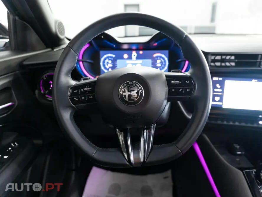 Alfa Romeo Junior 1.2 Speciale eDCT6