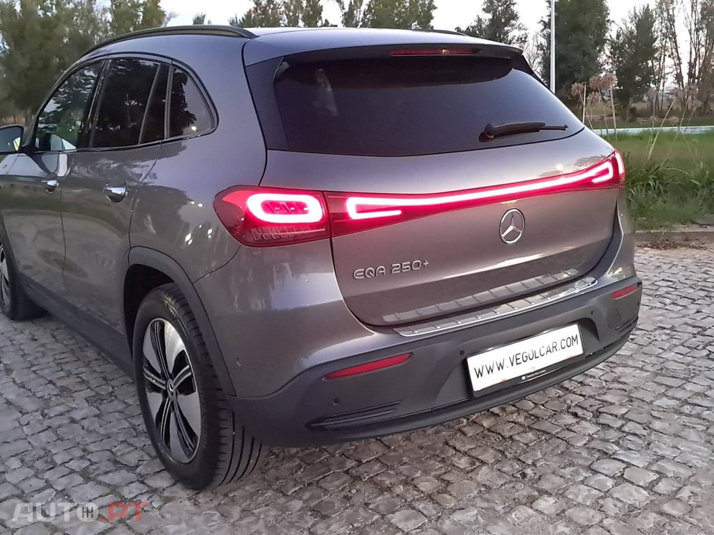 Mercedes-Benz EQA 250+ Premium