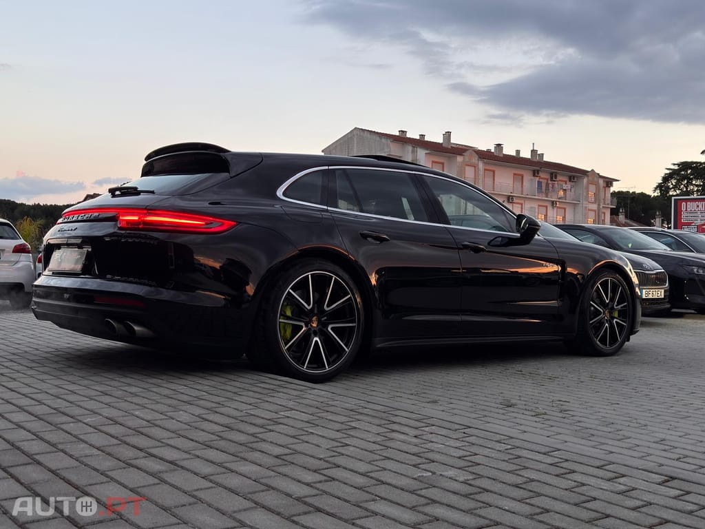 Porsche Panamera 4 E-Hybrid