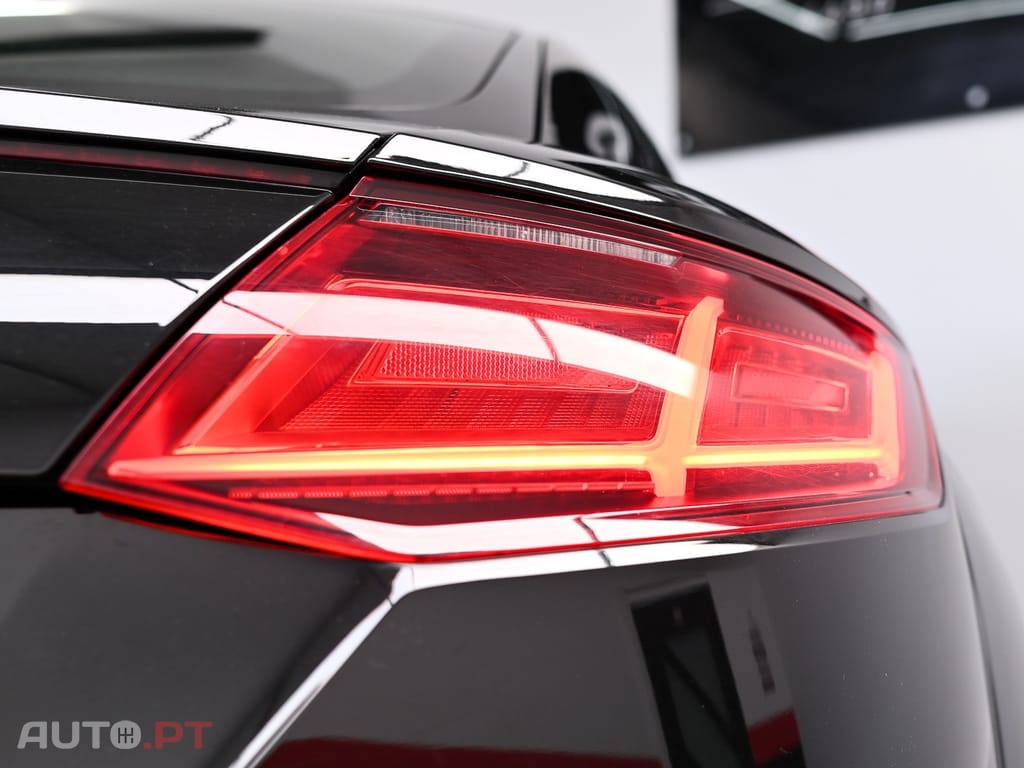 Audi TT 2.0 TFSI quattro S-line S tronic