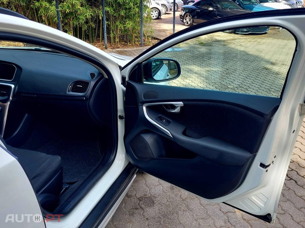 Volvo V40 Cross Country 2.0 D2 Summum