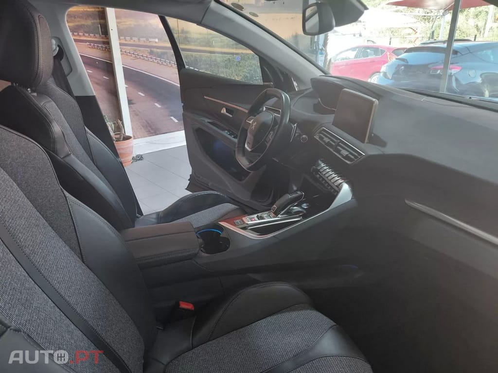 Peugeot 3008 1.2 PureTech Allure EAT6