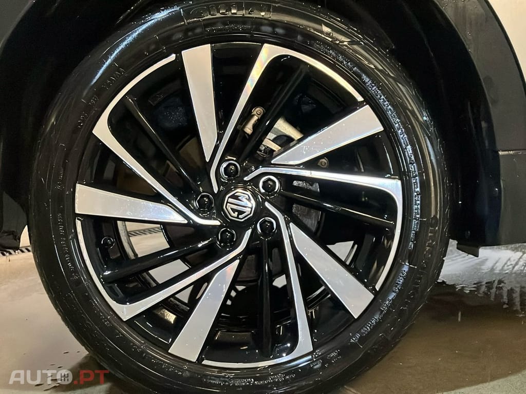 MG ZS 1.5 Hybrid+ Luxury
