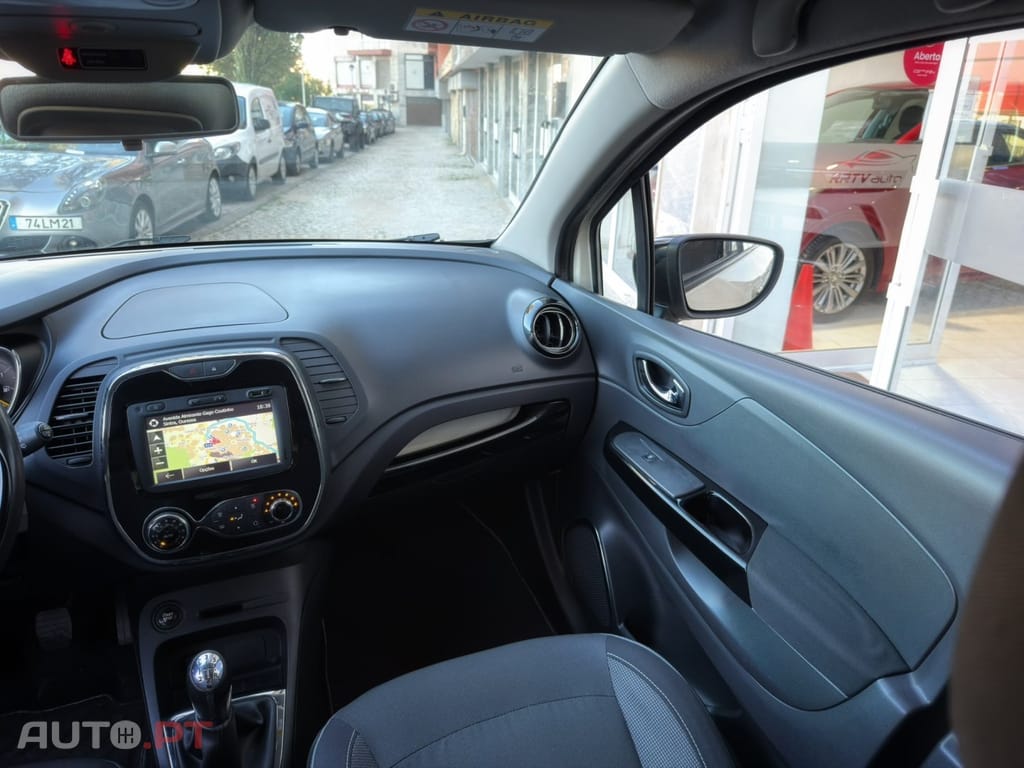 Renault Captur 1.5 dCi Exclusive — fotografia 17