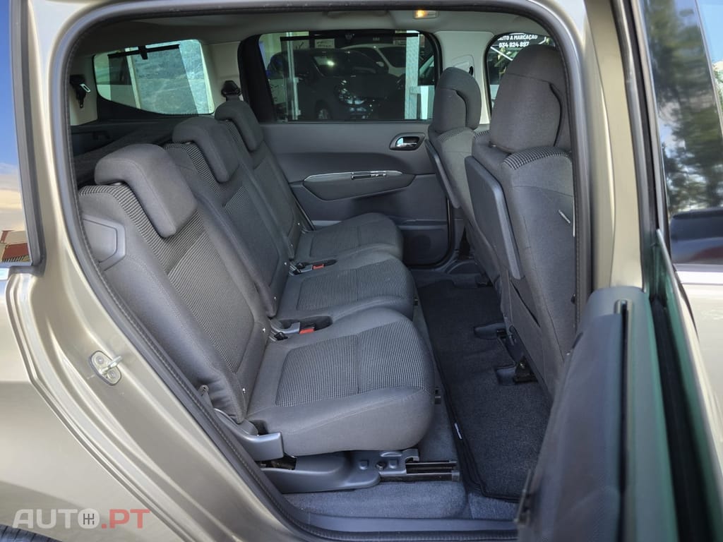 Peugeot 5008 1.6 BlueHDi Allure J17