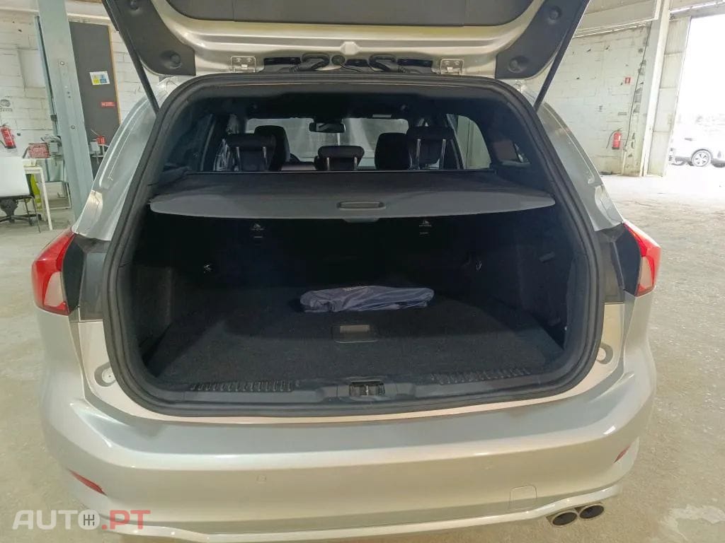 Ford Focus SW 1.5 TDCi EcoBlue ST-Line