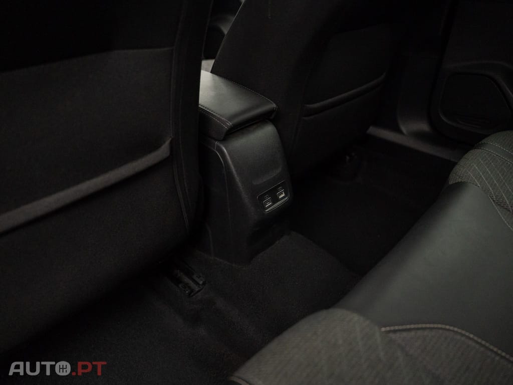 Peugeot 2008 1.2 Hybrid Allure e-DCS6