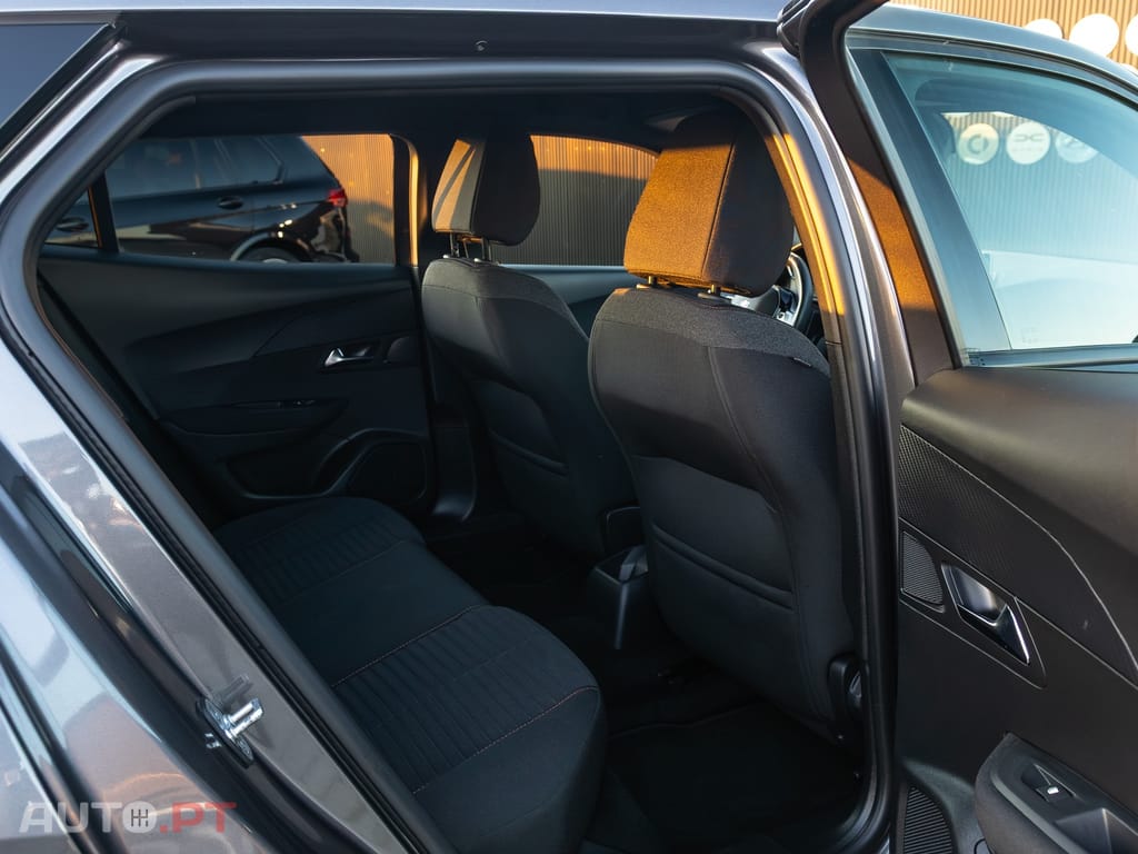 Peugeot 2008 1.2 PureTech Active Pack