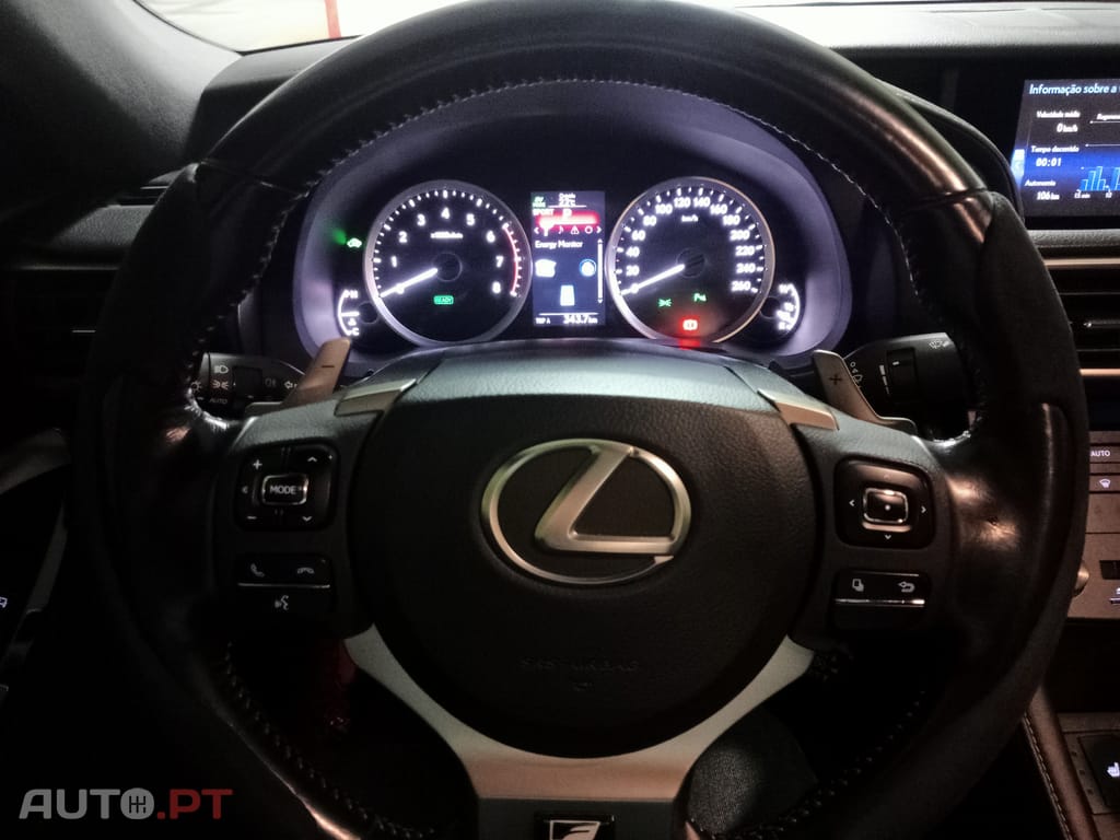 Lexus RC 300h