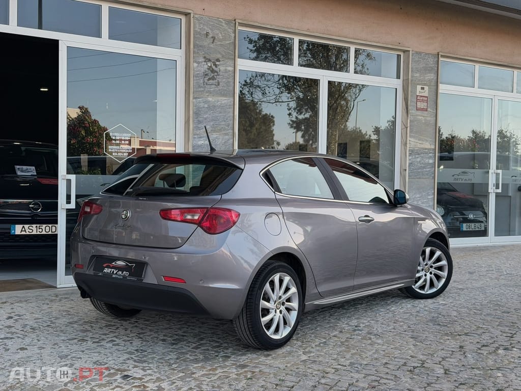 Alfa Romeo Giulietta 1.6 JTDm Distinctive 57X