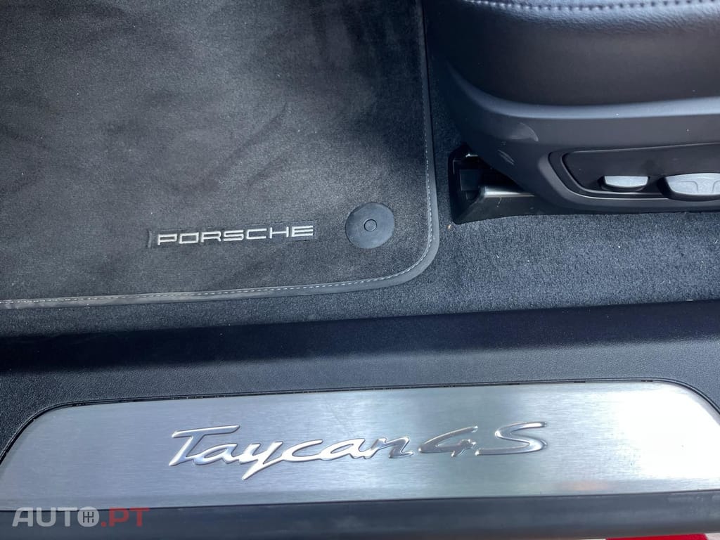 Porsche Taycan 4S I.V.A DEDUTIVEL
