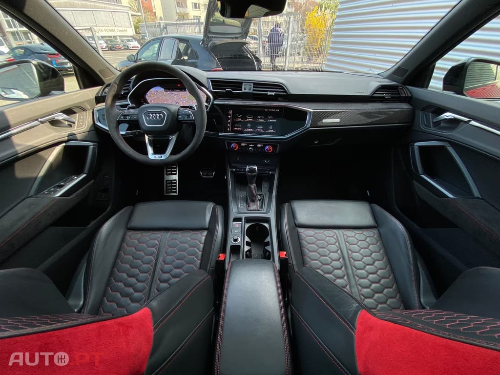 Audi RSQ3 SportBack quattro