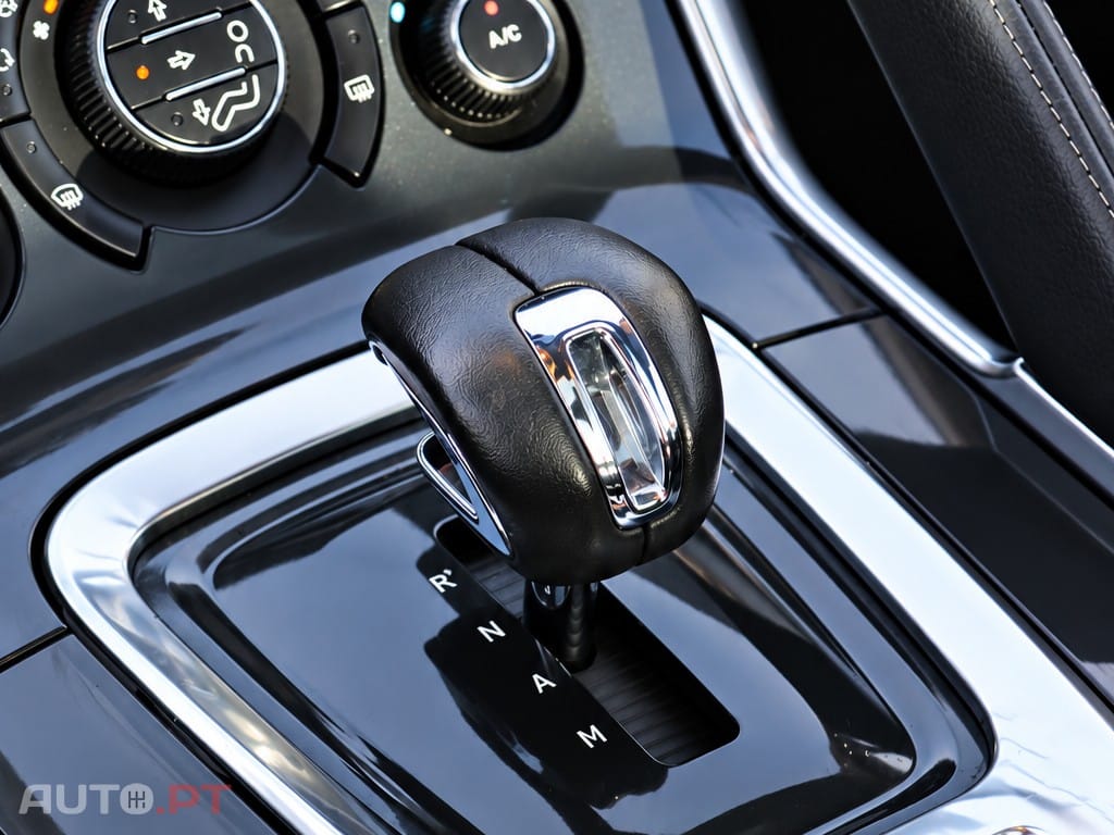 Peugeot 3008 2.0 HDi Hybrid4