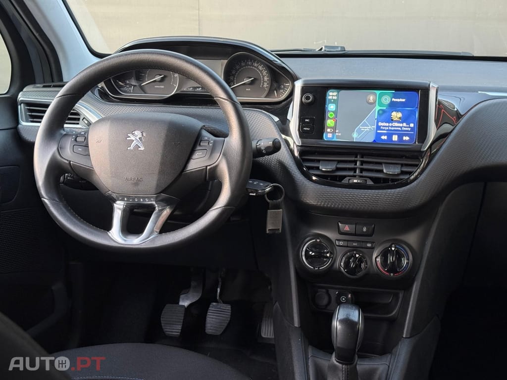 Peugeot 208 1.2 PureTech Signature