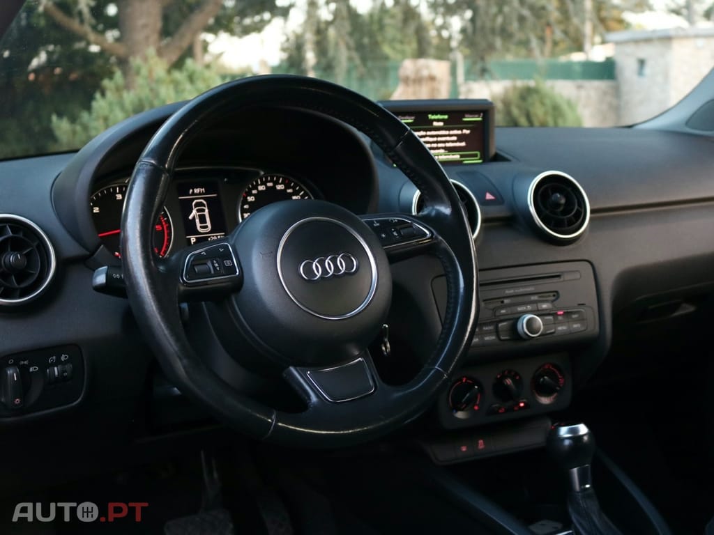 Audi A1 1.6 TDI Advance S-Tronic